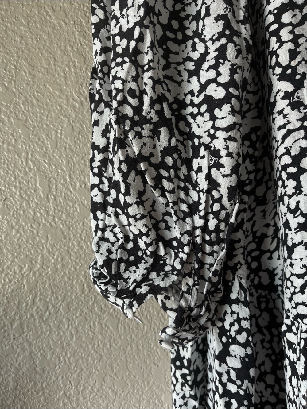 Zara Gray and White Floral Print Dress - Picture 5 of 7